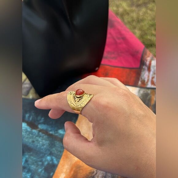 Gold Plated Stainless Steel Vintage-Style Ring with Red Stone - Picture 7 of 10